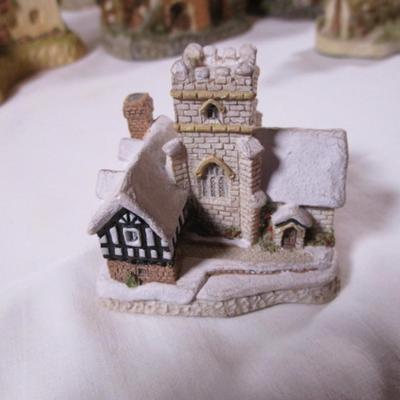 David Winter cottage miniature