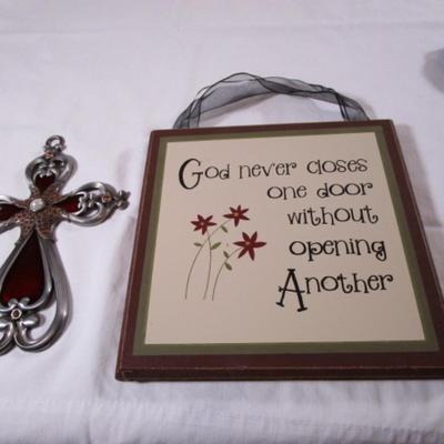 Wall hangings, Cross & wood plaque