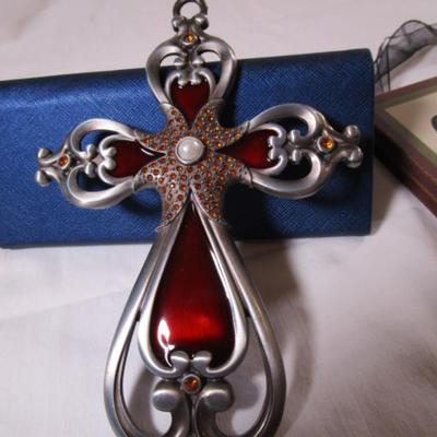 Wall hangings, Cross & wood plaque