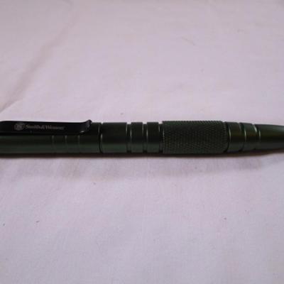 Smith & Wesson bullet-shaped pen