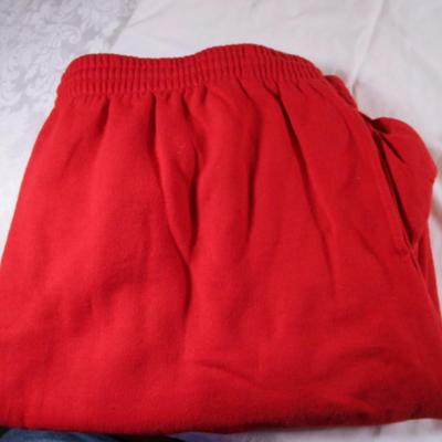 Red Fruit of the Loom sweatpants with pockets