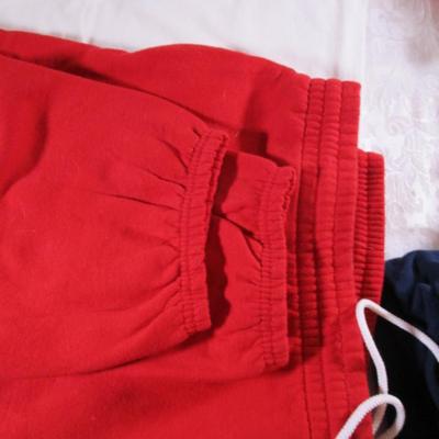 Red Fruit of the Loom sweatpants with pockets
