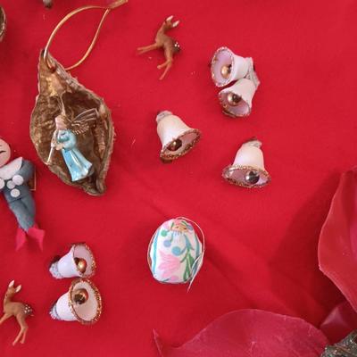 VINTAGE CHRISTMAS ORNAMENTS MADE FROM TREE PODS