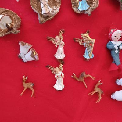 VINTAGE CHRISTMAS ORNAMENTS MADE FROM TREE PODS
