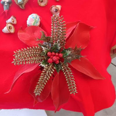 VINTAGE CHRISTMAS ORNAMENTS MADE FROM TREE PODS