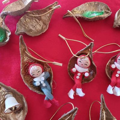 VINTAGE CHRISTMAS ORNAMENTS MADE FROM TREE PODS