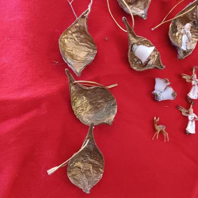 VINTAGE CHRISTMAS ORNAMENTS MADE FROM TREE PODS