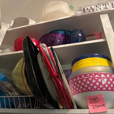 Plastic serving and storage lot