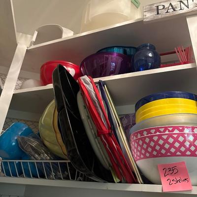 Plastic serving and storage lot