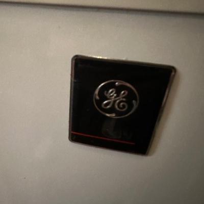GE MINI FRIDGE