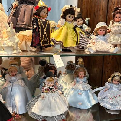 COLLECTIBLE DOLL LOT