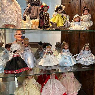 COLLECTIBLE DOLL LOT