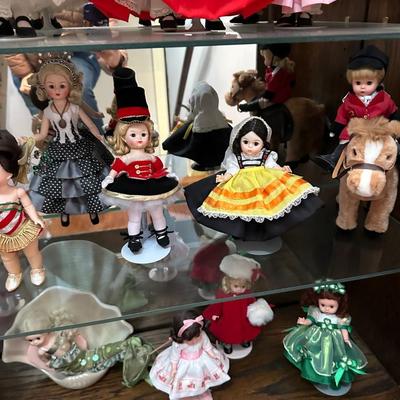 COLLECTIBLE DOLL LOT