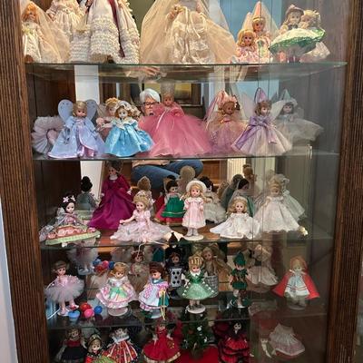 COLLECTIBLE DOLL LOT