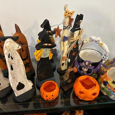 Sale Photo Thumbnail #1168: HALLOWEEN DÉCOR LOT AS PICTURED