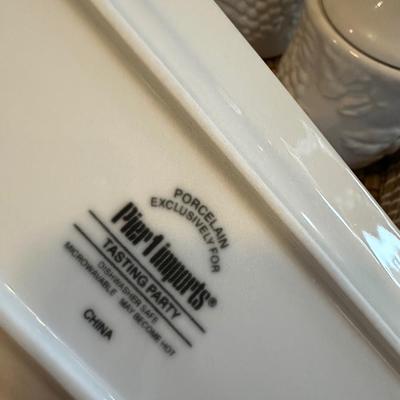 white kitchen lot