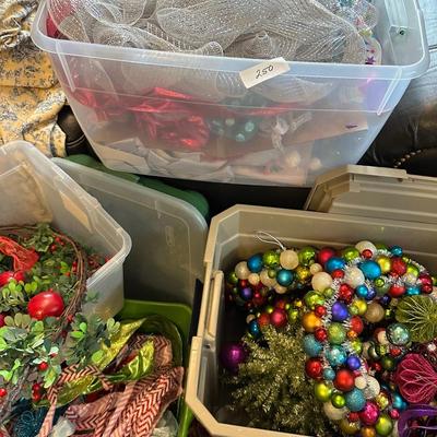 CHRISTMAS DÉCOR LOT