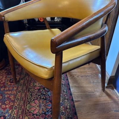 BARREL BACK GOLD CHAIR