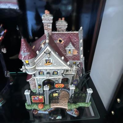 DEPT 56 SNOW VILLAGE HALLOWWEEN HOUSE LOT