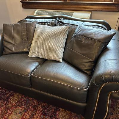 NAIL HEAD TRIM SOFA, LOVESEAT LayZoy