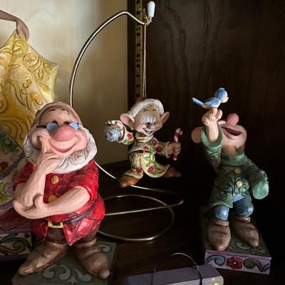 JIM SHORE, DISNEY SHOWCASE LOT SNOW WHITE