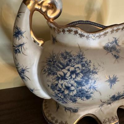 BLUE WHITE DOUBLE HANDLE PLANTER
