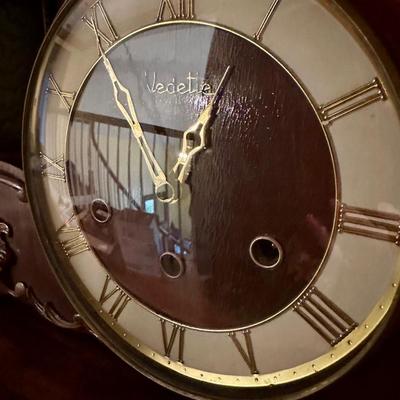 Vedette mantle clock