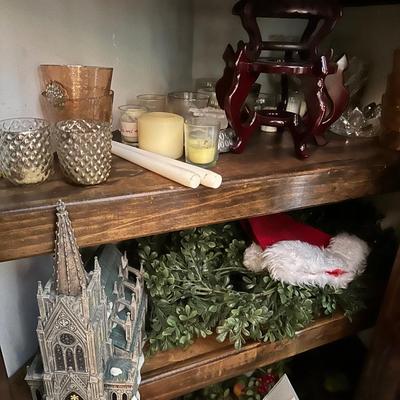 CLOSET CONTENTS LOT