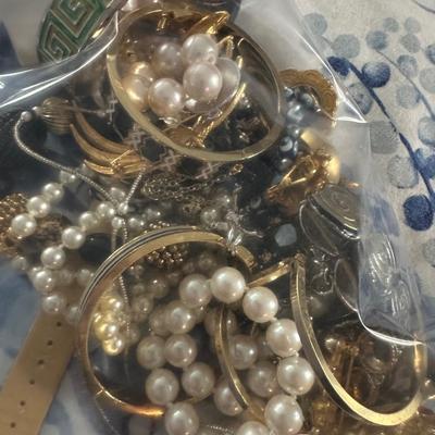 COSTUME JEWELRY LOT INCLUDE VERA BRADLEY WATCH