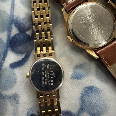 WOMENS WATCH LOT INLCUDES MICKEY MOUSE