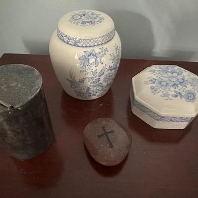 DRESSER LOT