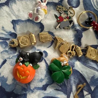 COSTUME JEWELRY LOT