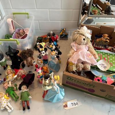 CHILDRENS TOY LOT