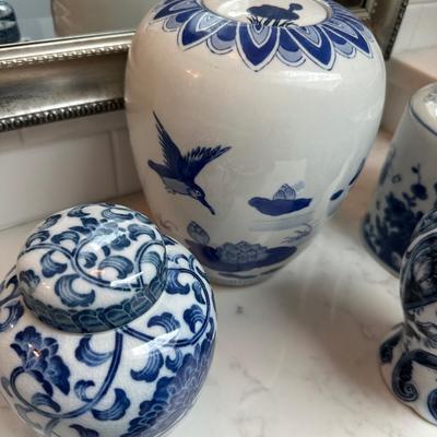 BLUE WHITE DECOR LOT