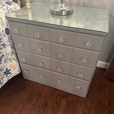 Sale Photo Thumbnail #1634: ETHAN ALLEN GRAY 4 DRAWER NIGHTSTAND PAIR 30X18X30