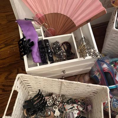 MISC HAIRCLIPS AND MORE AS PICTURED