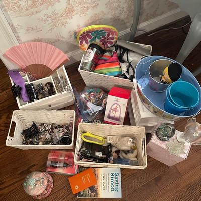MISC HAIRCLIPS AND MORE AS PICTURED