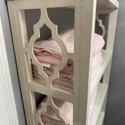 ACCENT SHELF 28X56
