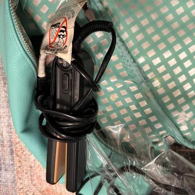 HAIRCARE, MAKE UP BAGS AS PICTURED