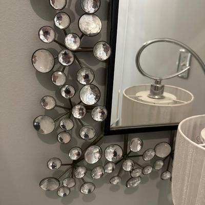 LAMP & MIRROR 30X23 AS PICTURED