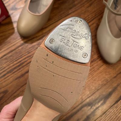 3 PAIR TAP SHOES CAPEZIO & LA DUCA