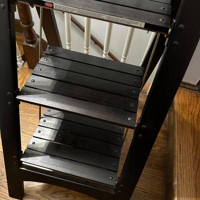 BLACK STEP LADDER 44" T