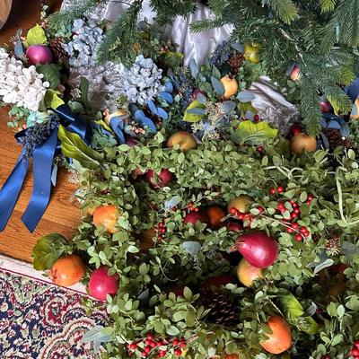8' TREE, CHRISTMAS WREATHS, GARLAND AS PICTURED