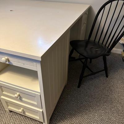 OUTLOOK INTERNATIONAL MODERN DESK & CHAIR 64X32X30