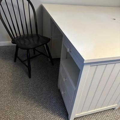 OUTLOOK INTERNATIONAL MODERN DESK AND CHAIR 64X30X32