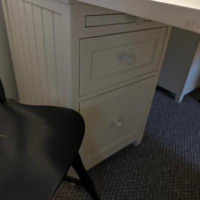 OUTLOOK INTERNATIONAL MODERN DESK AND CHAIR 64X30X32