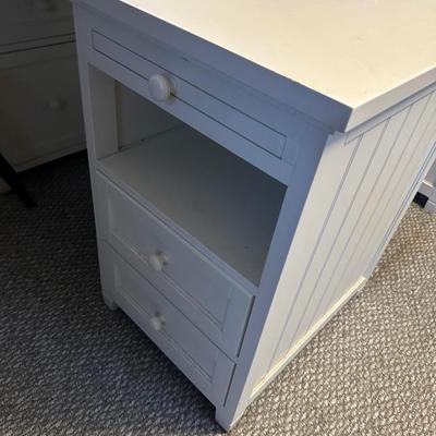 OUTLOOK INTERNATIONAL MODERN DESK AND CHAIR 64X30X32