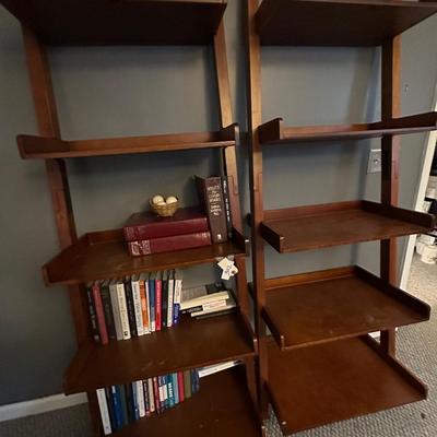 PR LEANING BOOKSHELVES 24.5X16X74 INCLUDES PICTUED BOOKS