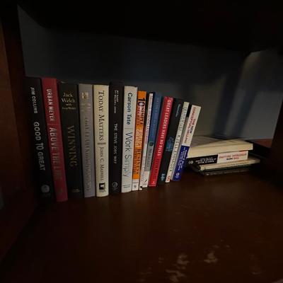 PR LEANING BOOKSHELVES 24.5X16X74 INCLUDES PICTUED BOOKS