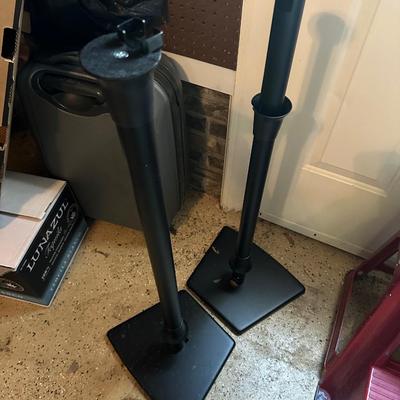 2 SPEAKER STANDS AS PICTURED FOR USE WITH SONOS ONE, PLAY:1, OR PLAY :3 SPEAKERS